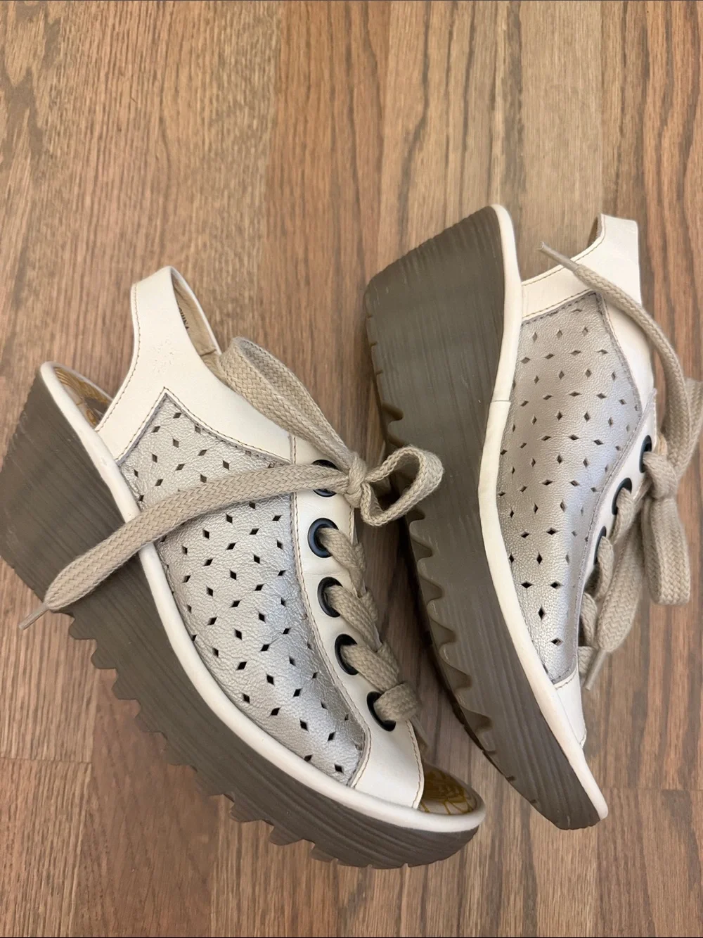NWOT Fly London Lace up Wedges Style Yuta617Fly Sz 39